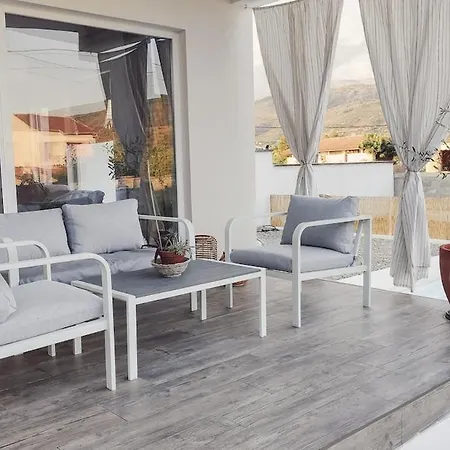Boutique Pool House Blagaj ヴィラ