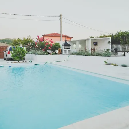 Boutique Pool House Blagaj *