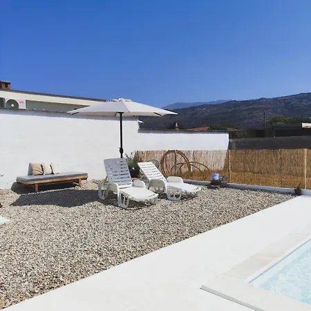 Boutique Pool House Blagaj فيلة