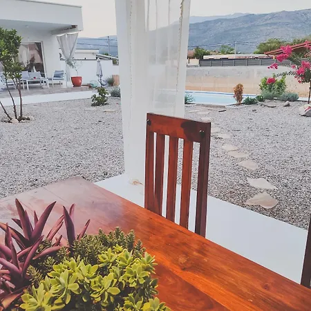 ヴィラ Boutique Pool House Blagaj Kosor
